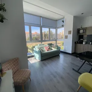 https://apartamentos-avenue-rooms.hotelsinnerja.org